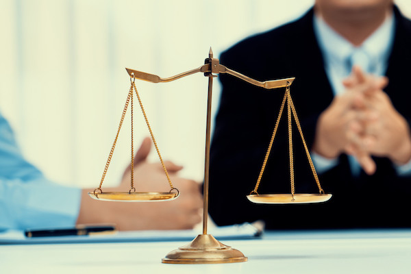 What to Bring to Your Initial Consultation With an Injury Lawyer