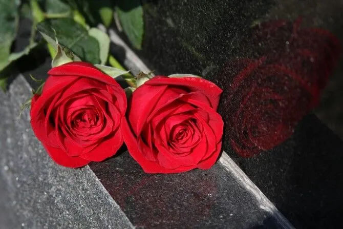 The death of a spouse brings many questions and decisions about Social Security survivors' benefits.